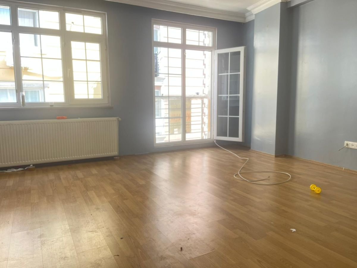 14 SENELİK BİNA'da 2+1 KOMBİLİ 70m2 3.KAT DAİRE şişli kiralık daire vizyon gayrimenkul